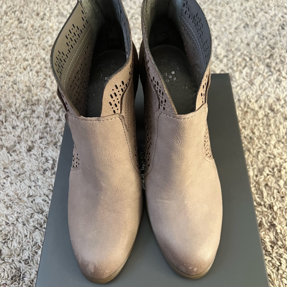 Vince Camuto Frasitta Women's Taupe Tan Ankle Boots 9.5
